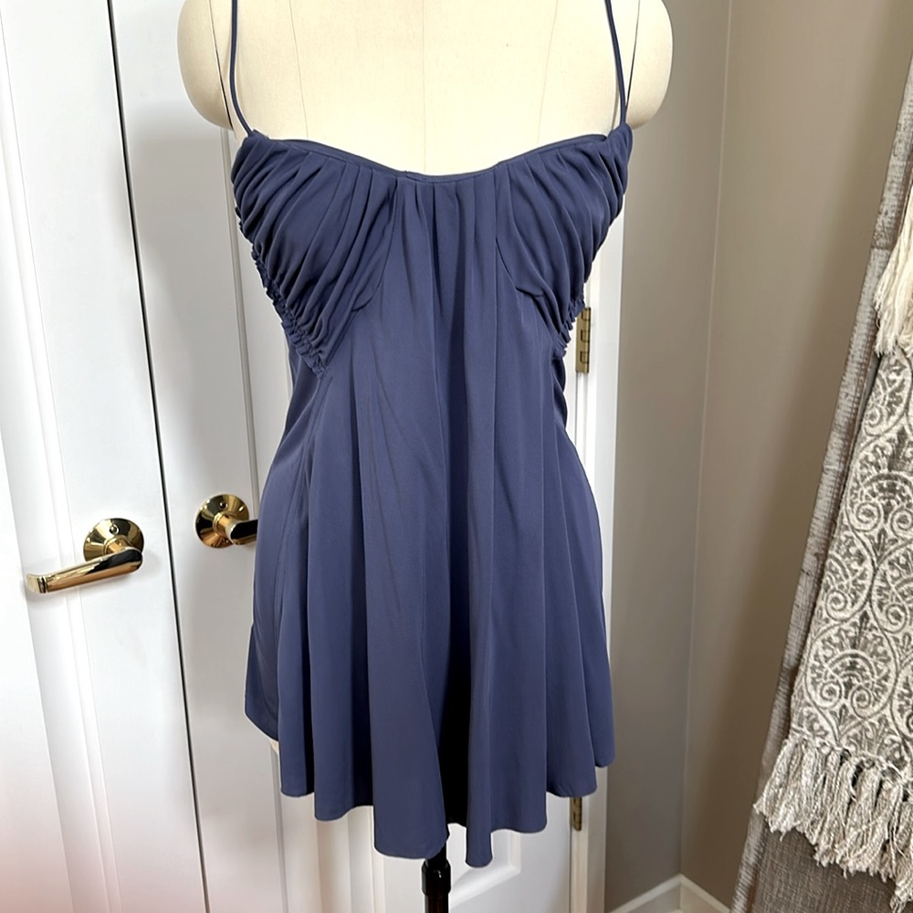 NEW LaROK size small on size 6 dress form. Lined in front so please hang. NWT